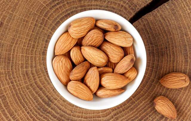 WHICH HEALTH BENEFITS DO ALMONDS HAVE?